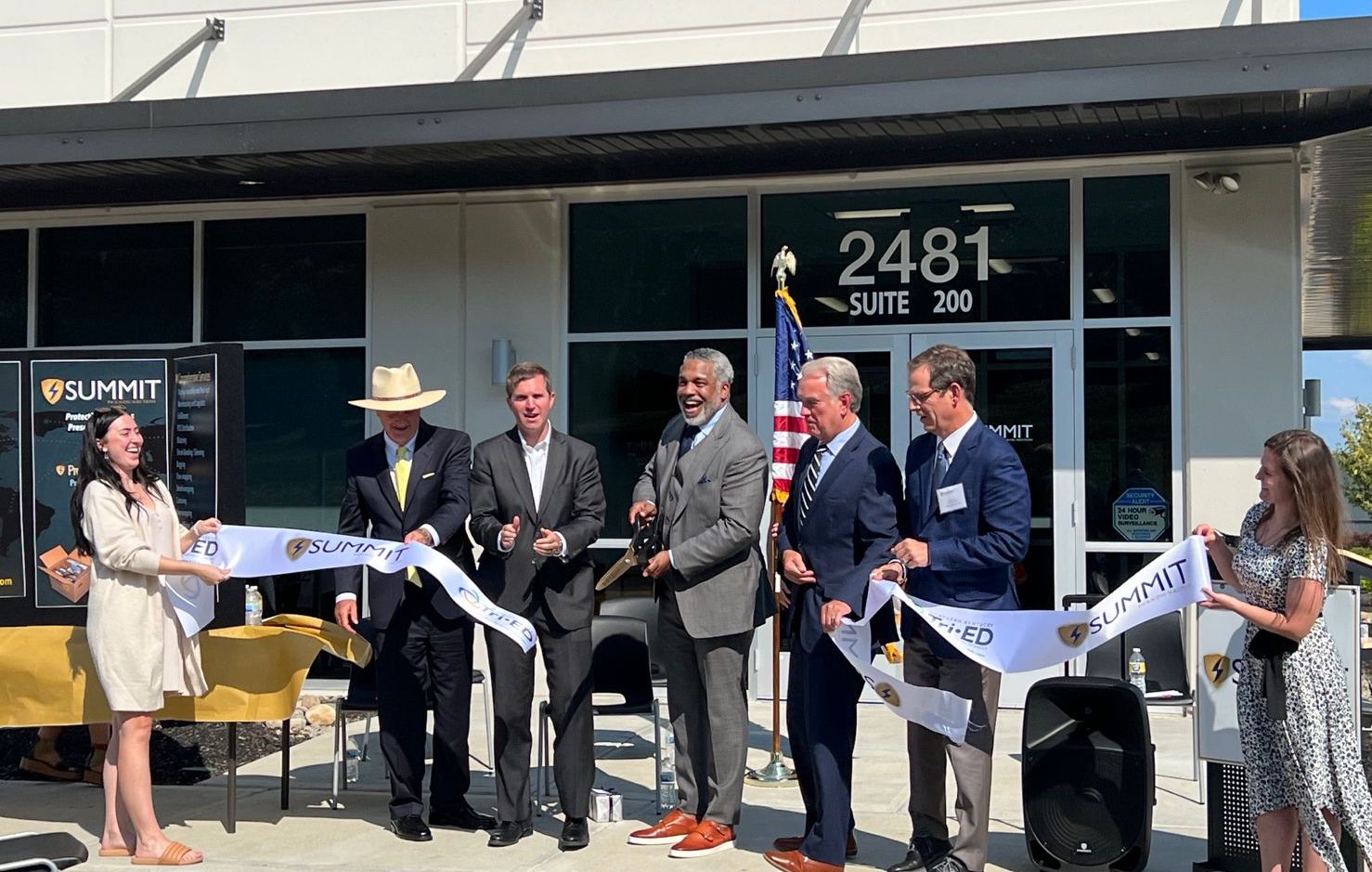 Summit Packaging Solutions Cut Ribbon on Northern Kentucky